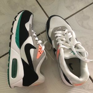 Women’s Nike Air Max Correlate